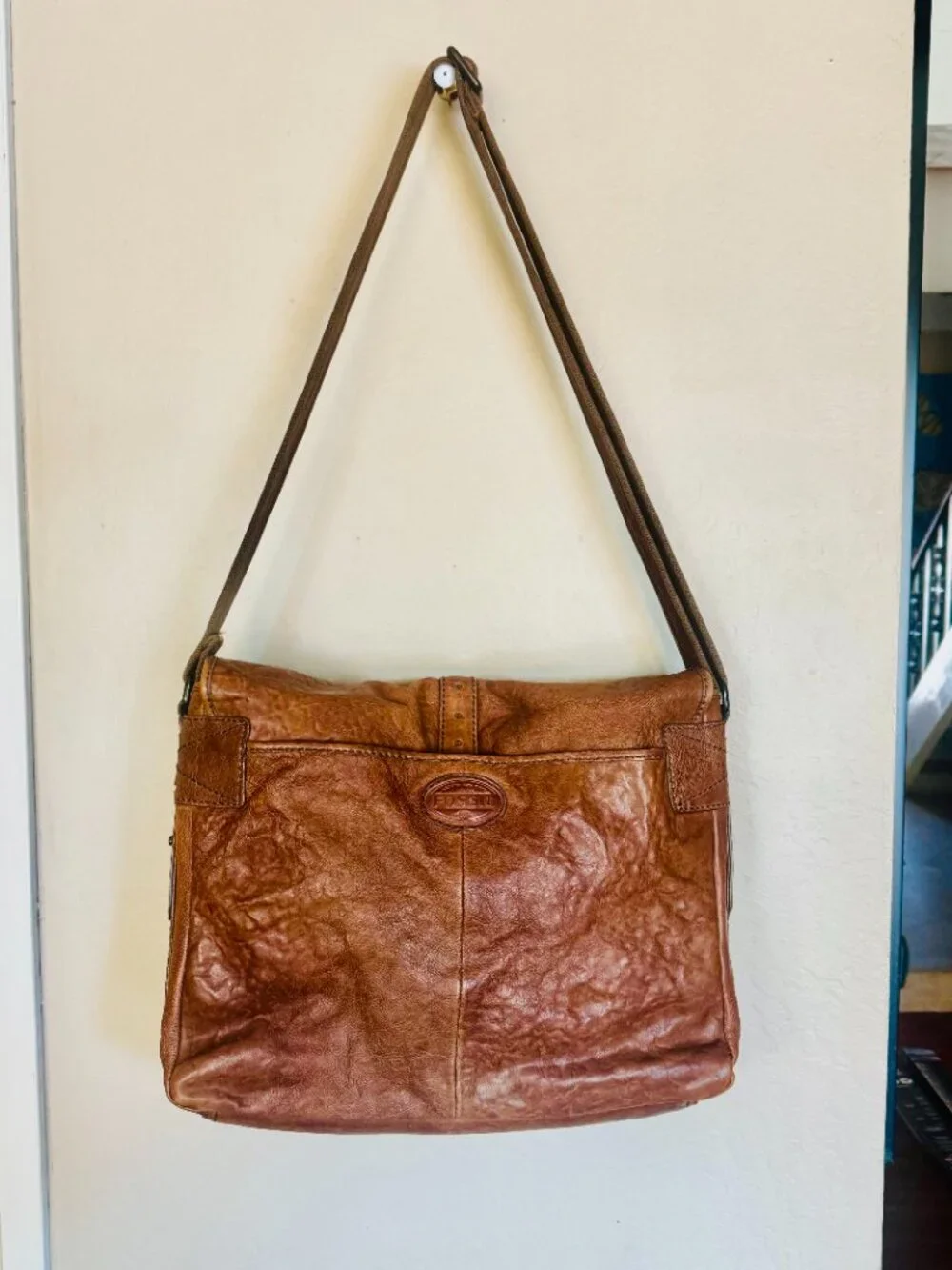 Vtg Fossil Distressed Leather Messenger Hobo Crossbody Adjustable Strap Bag